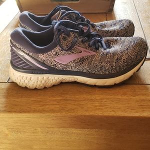 Womens Brooks Ghost 11